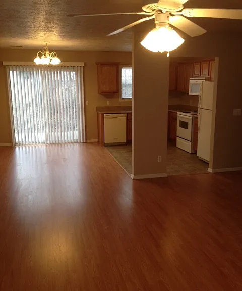 1013 Deer Trail Ln — Photo 4
