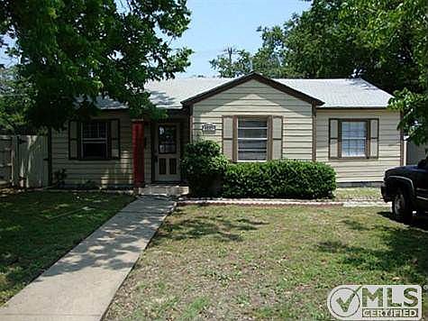 1st image of 3227 Poinsettia Dr
