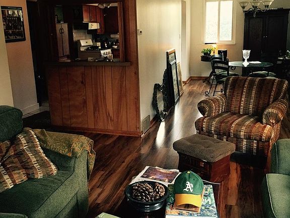 Vineyard Living Room 