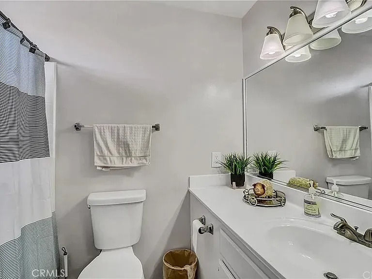 1200 Gaviota Ave #305 — Photo 12