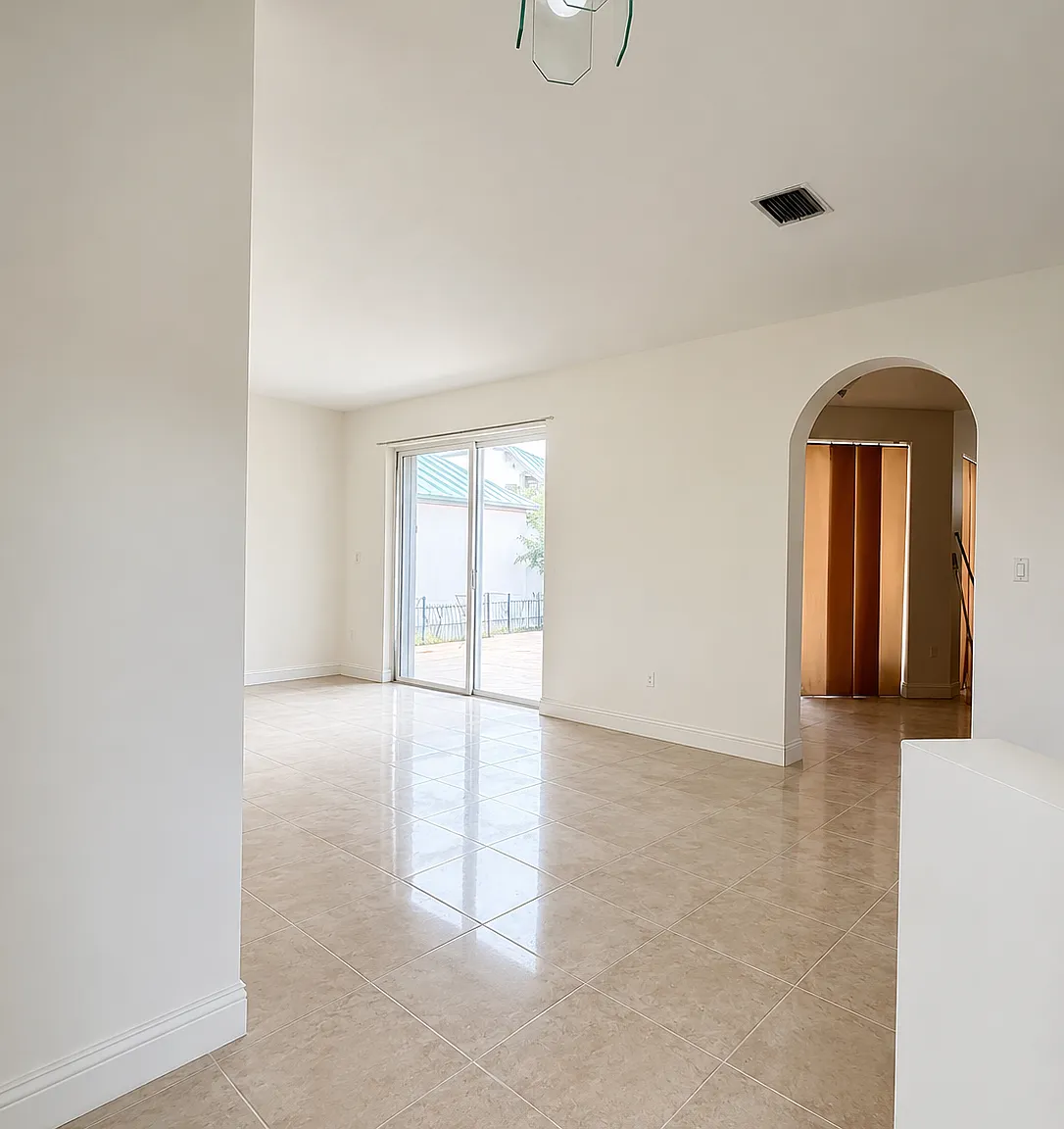 SW 156th Pl, Miami — Photo 3