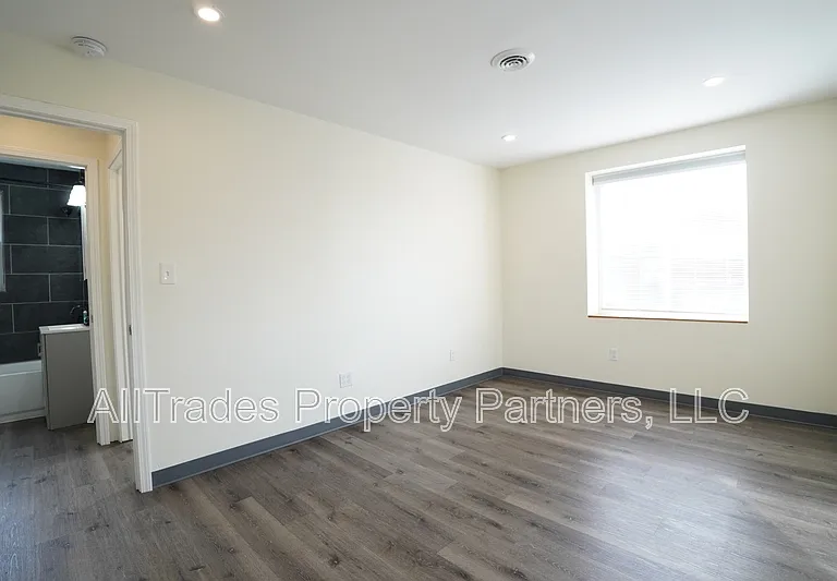 408 Cavitt Ave #2 — Photo 5