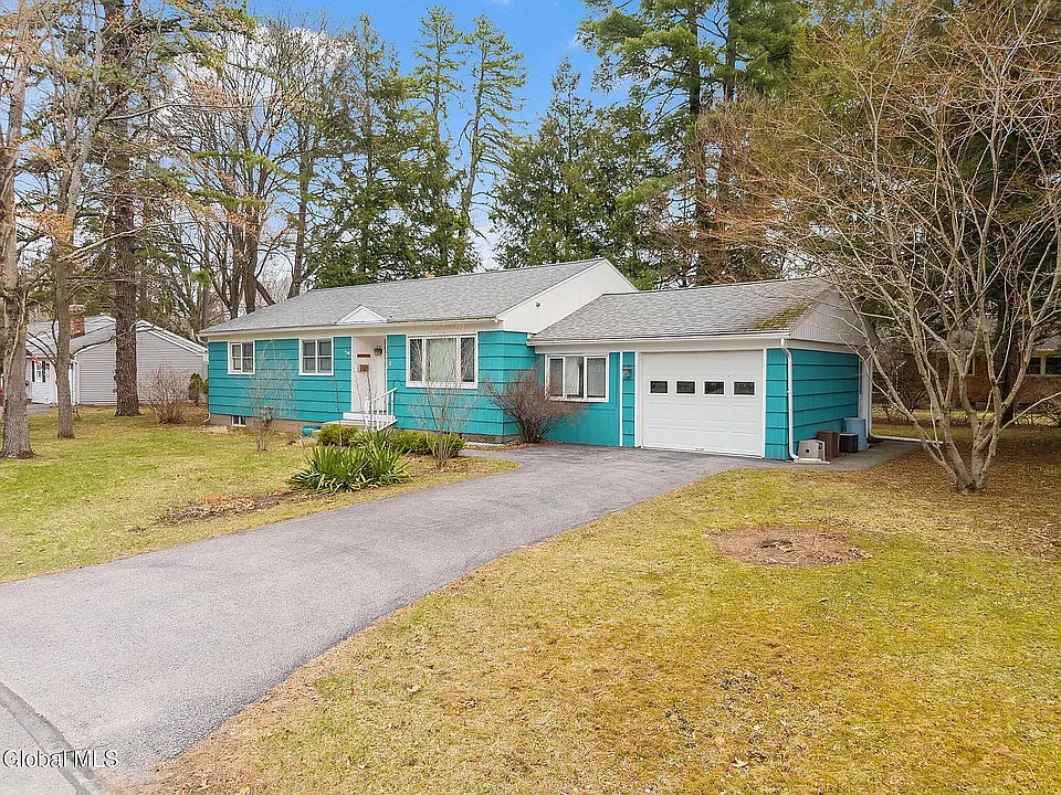 6 Springwood Dr