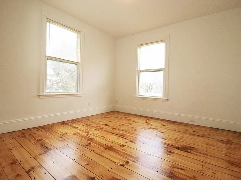 31 Frederic St #4 — Photo 11