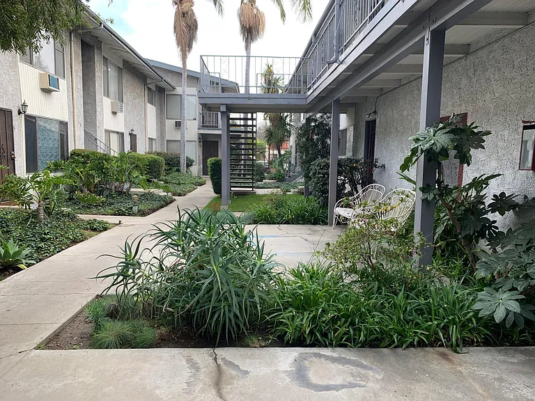 211 N Huntington Ave #11 — Photo 11