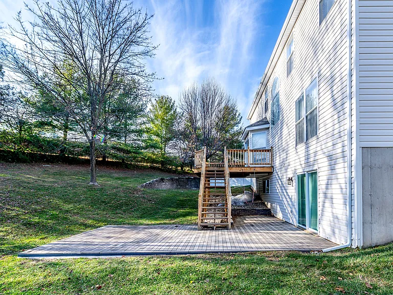 18 Pineview Valley Ct — Photo 55