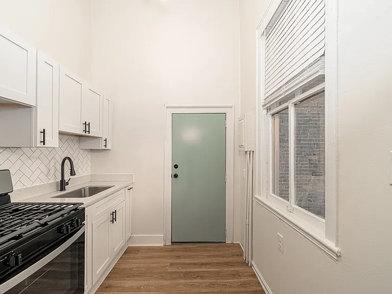 412 North St — Photo 23