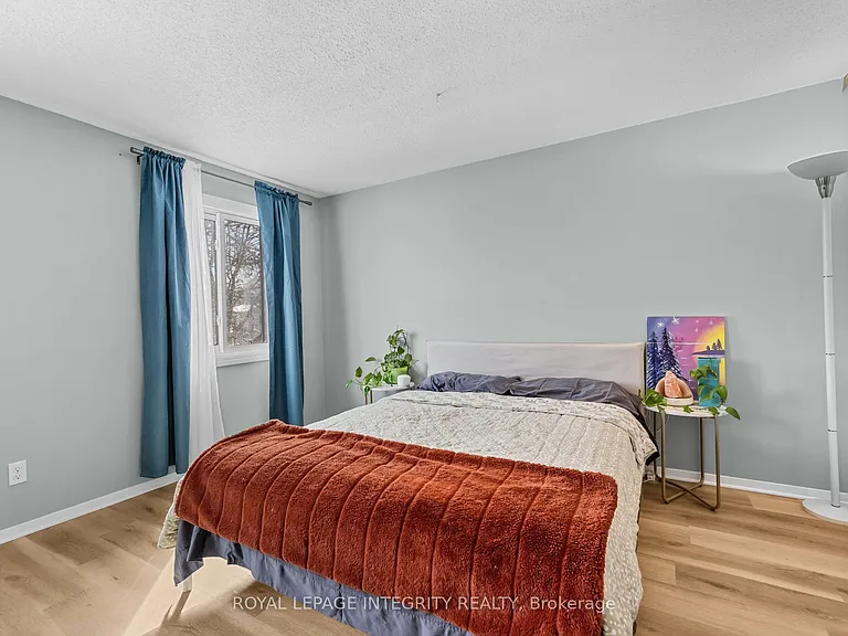 1090 Chablis Park — Photo 12