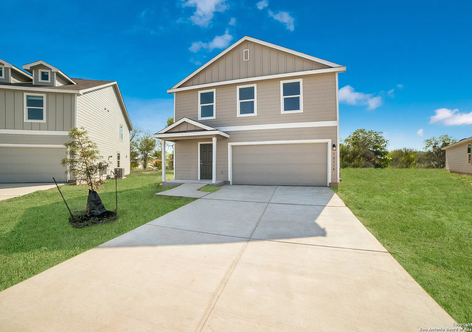 4 bed, 1950 sqft, $1,989 — Photo 1