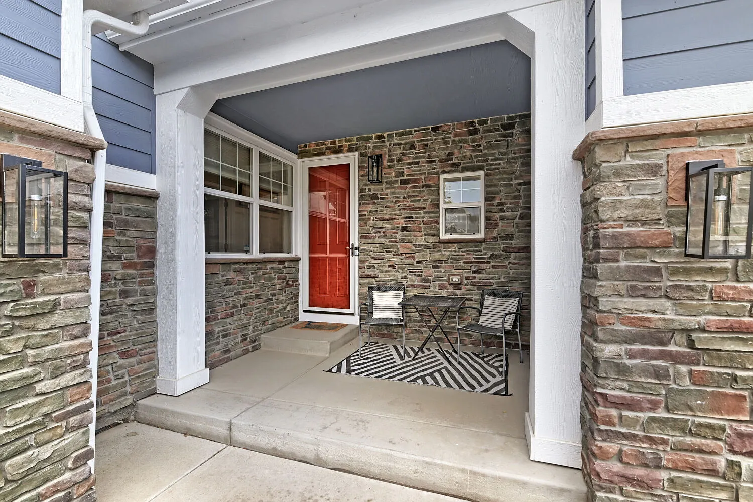 4 bed, 4800 sqft, $4,800 — Photo 4
