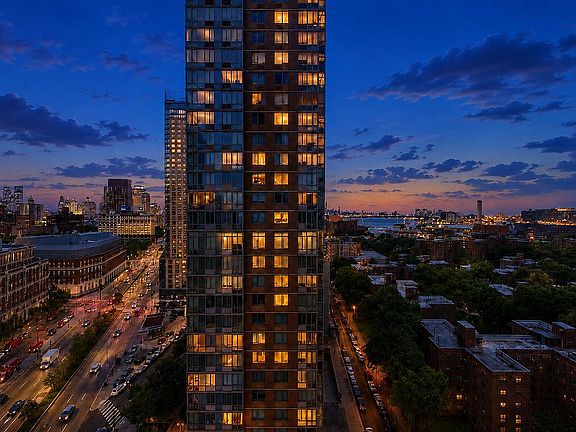 4th image of 150 Myrtle Ave APT 1502