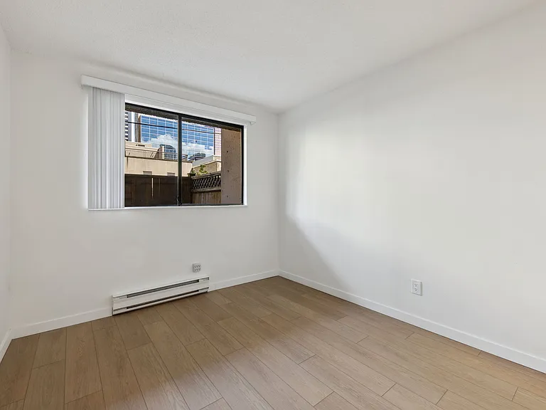 1045 Haro St — Photo 53