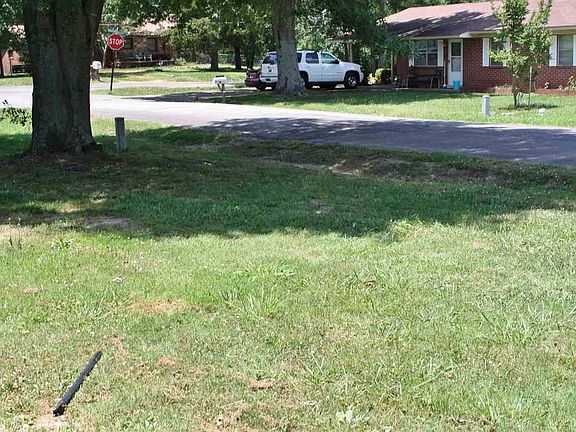 5th image of 2704 Ozark St