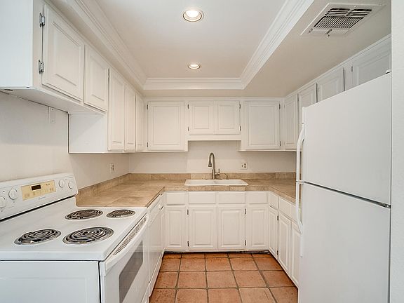 2nd image of 5132 N 31st Way Unit 125