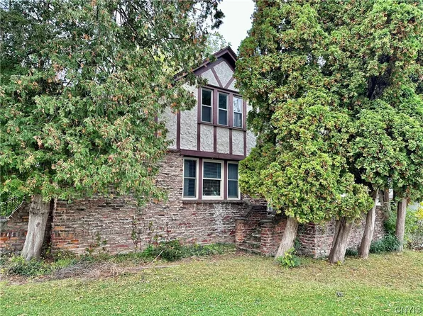 6022 S Salina St, Syracuse, NY 13205