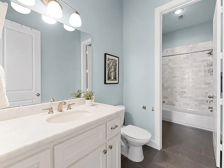 1121 Moy St — Photo 16
