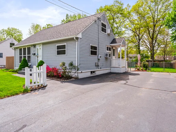 21 Roosevelt Boulevard, Enfield, CT 06082