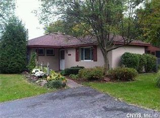 205 Sandra Ln, North Syracuse, NY 13212