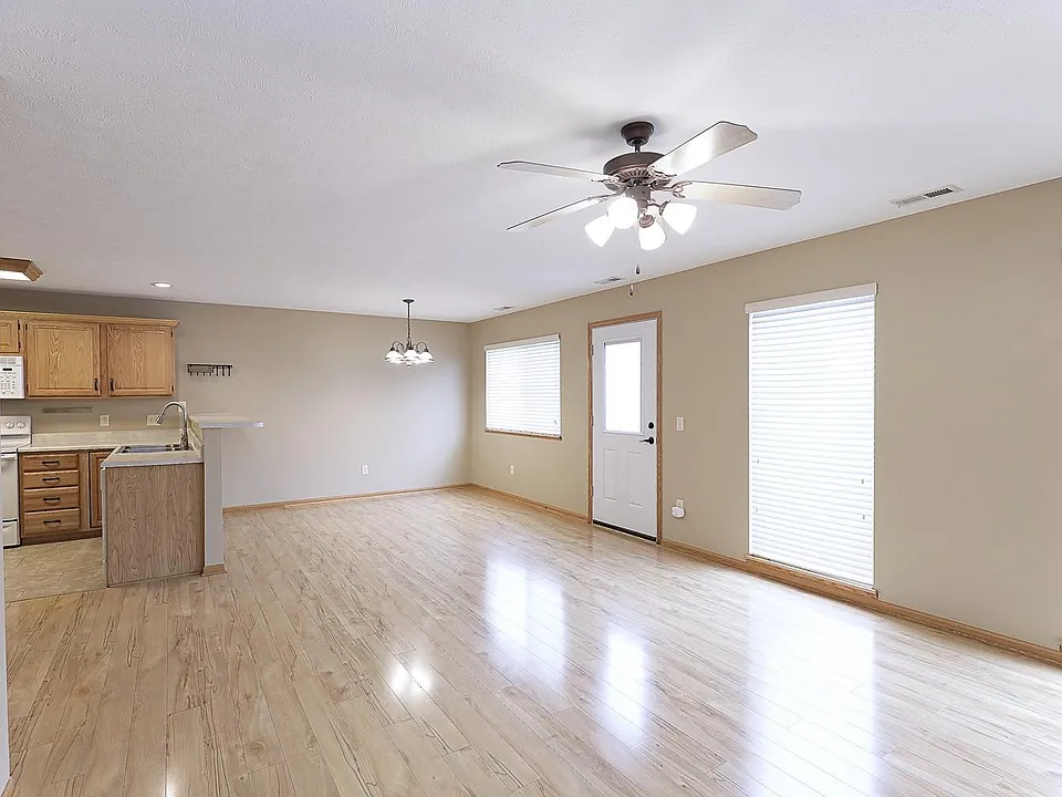 5910 NW 14th Ct