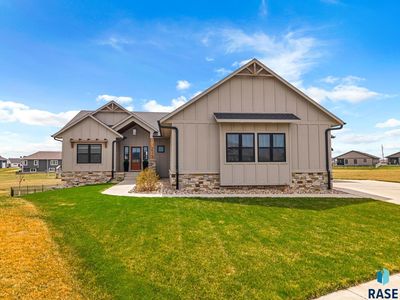 213 Central Park Ct, Harrisburg, SD, 57032