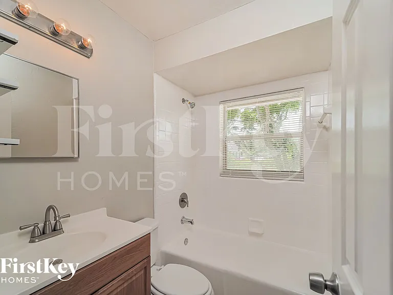 4311 5th St W — Photo 16