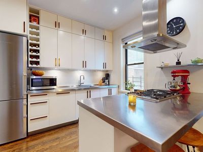 126 E 12th St APT 6A, Manhattan, NY, 10003