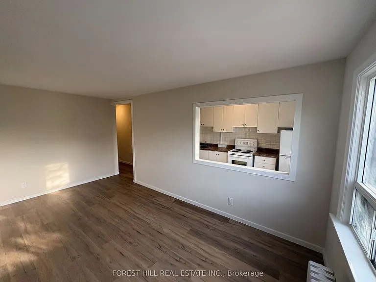 245 Lakeshore Rd E #3 — Photo 5