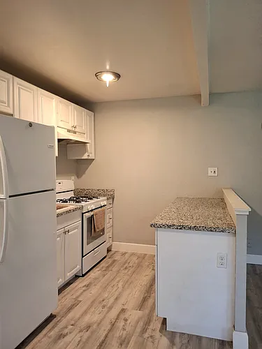 748 Lampasas Ave #3 Photo 1