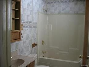 5th image of 25210 Eureka Dr