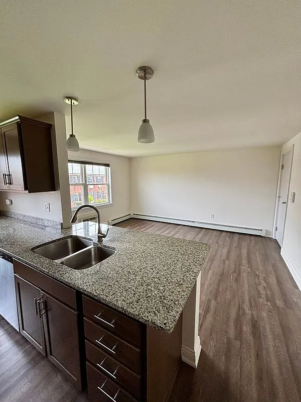 1 bed, 1.0 bath, 560 sqft, $1,415 — Photo 4