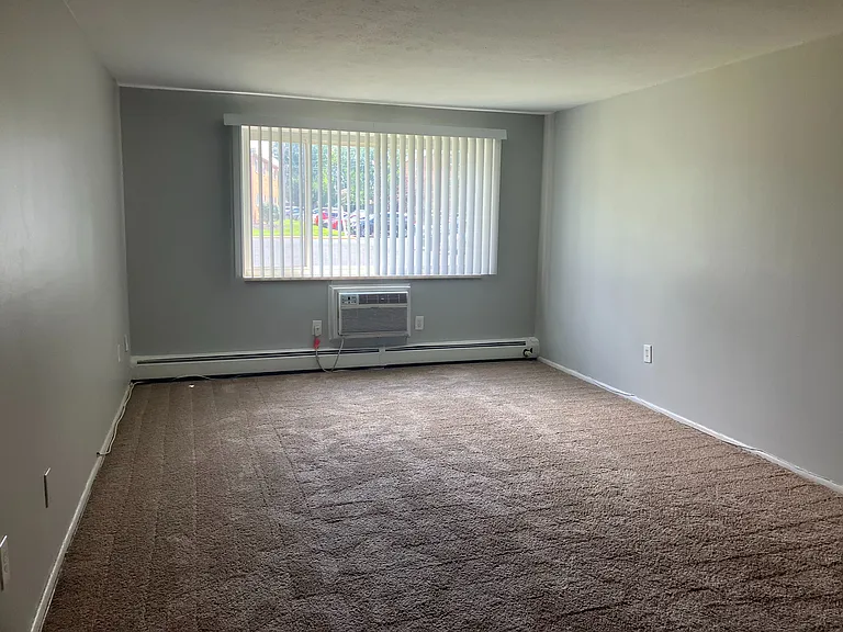 Valley York Apartments — Photo 53