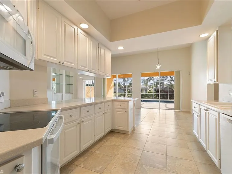 28329 Moray Dr — Photo 10