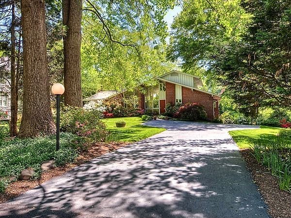1st image of 6927 River Oaks Dr