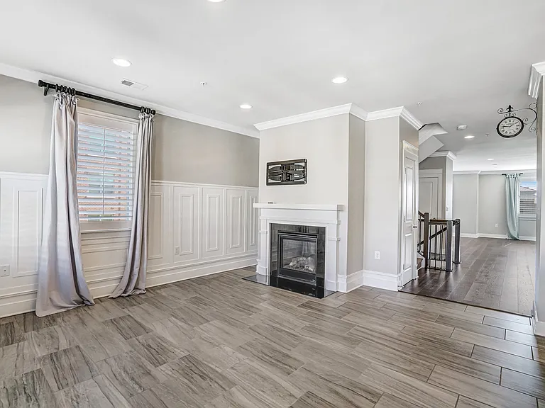 621 Bluemont Ave #102 — Photo 6