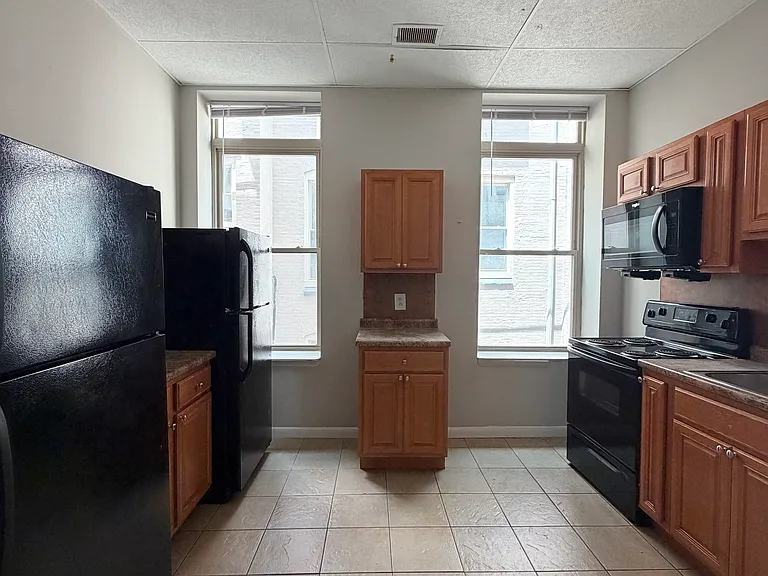 219 S 41st St #B — Photo 5