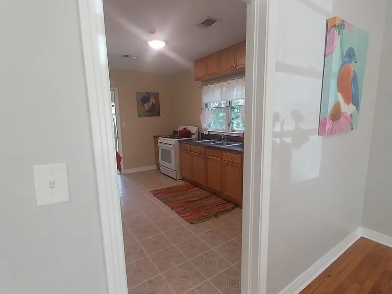 1428 Charlotte St — Photo 7