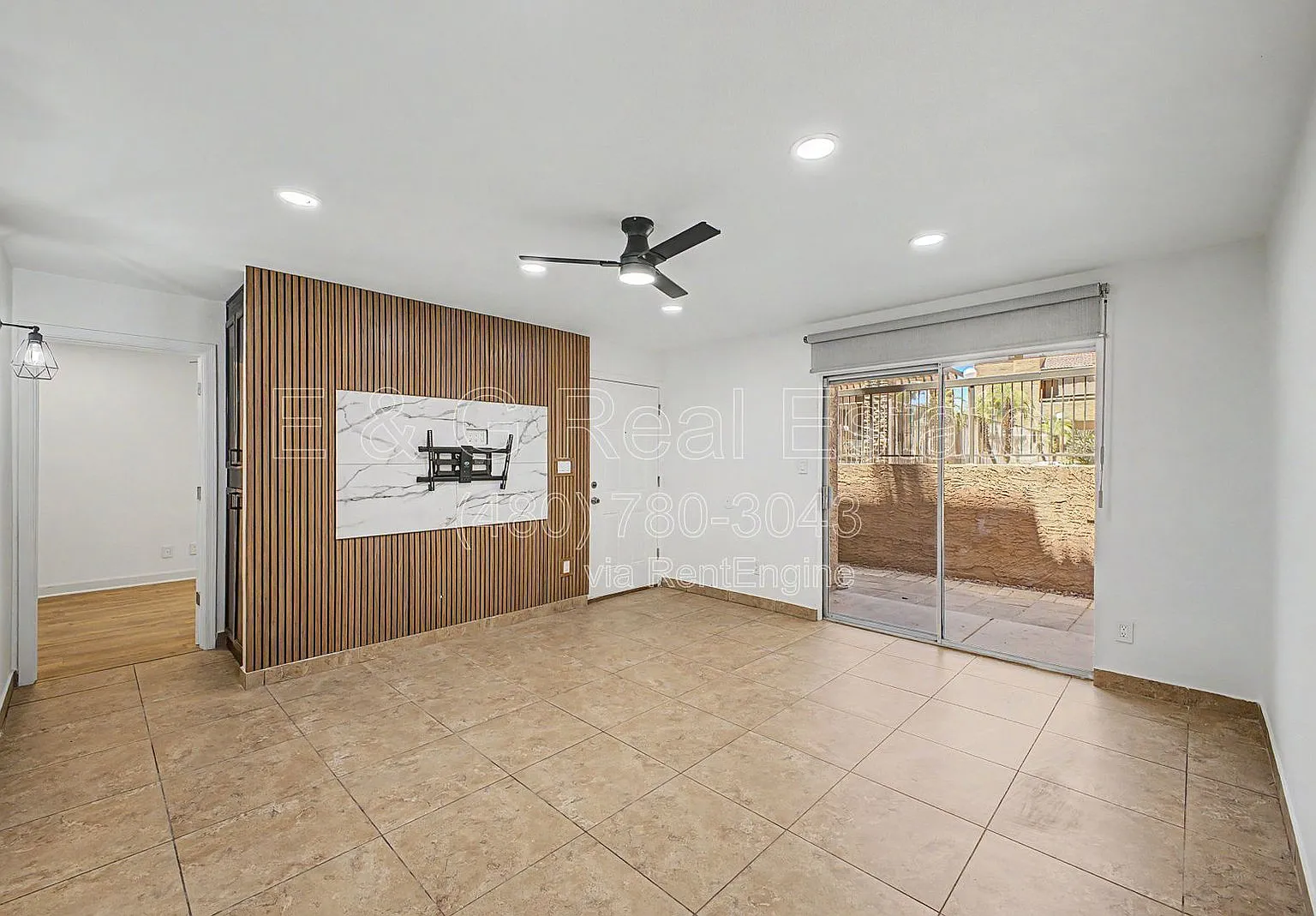 2 bed, 2.0 bath, 874 sqft, $1,695 — Photo 4