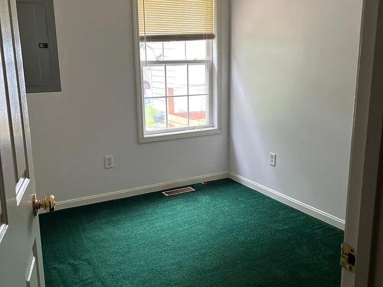 253 Donald Dr — Photo 7
