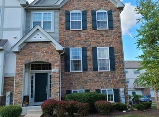 259 Garrett Cir, Carol Stream, IL 60188