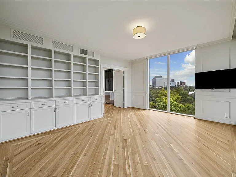121 N Post Oak Ln #706 — Photo 21