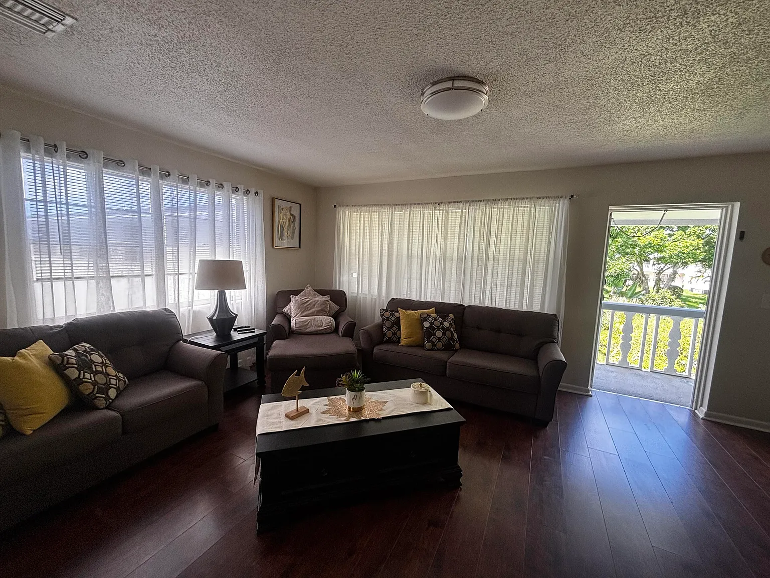 1 bed, 1.5 bath, 684 sqft, $1,450 — Photo 1