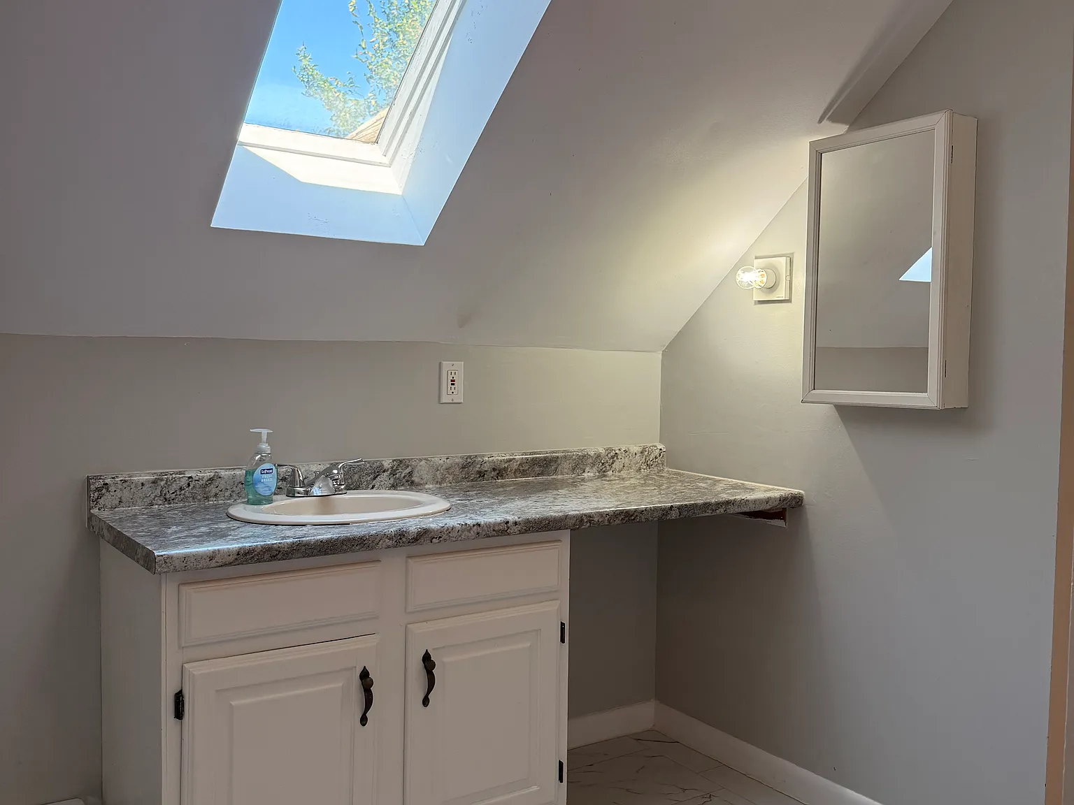 3 bed, 935 sqft, $2,900 — Photo 3