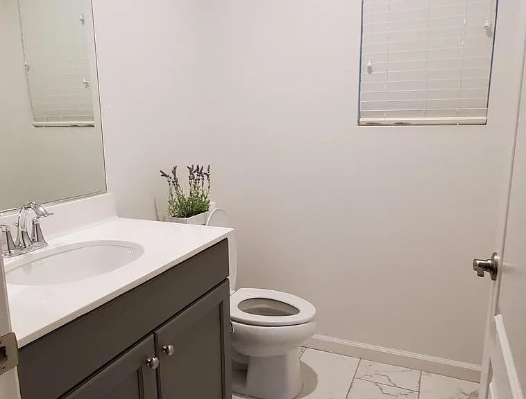 372 Reading Pl — Photo 10