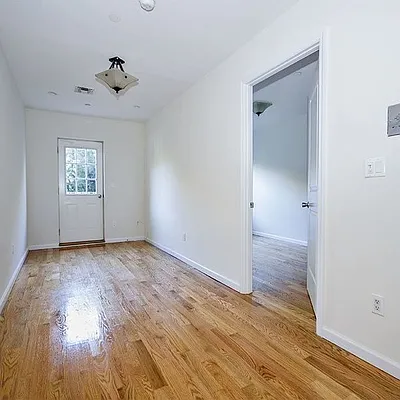 Rented by Nooklyn NYC LLC | media 9