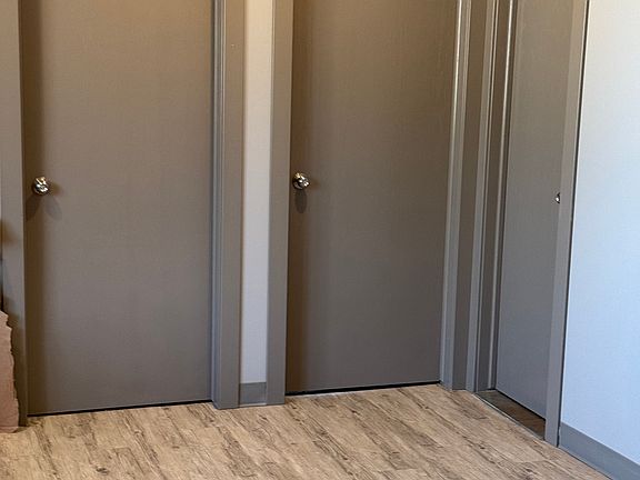 3rd image of 1640 Holdrege St #112