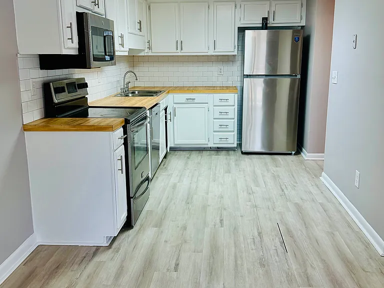 1471 Turkey Ridge Rd #B — Photo 8
