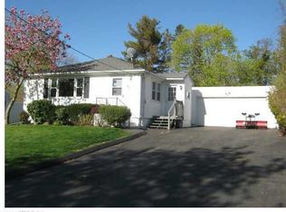 61 Rose Hill Rd, Branford, CT 06405
