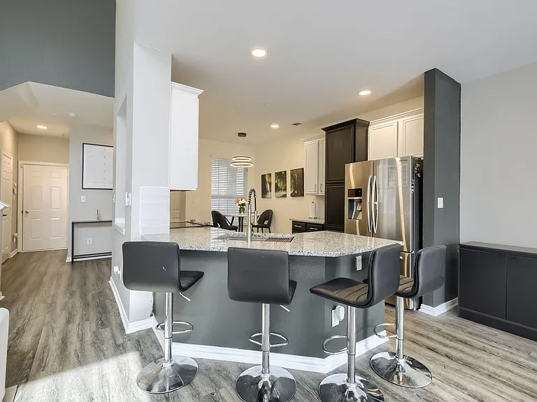 9809 Cambria Ct — Photo 17