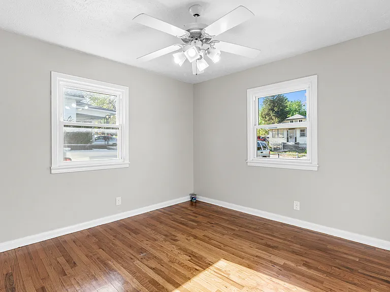 3927 Gold St — Photo 5