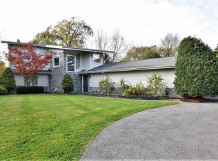 24474 Maidstone Ln, Beachwood, OH